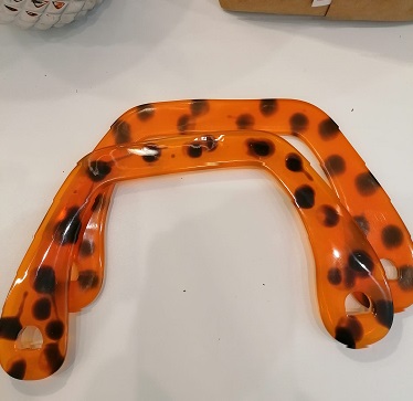 foto di mezzi manici per borse maculati